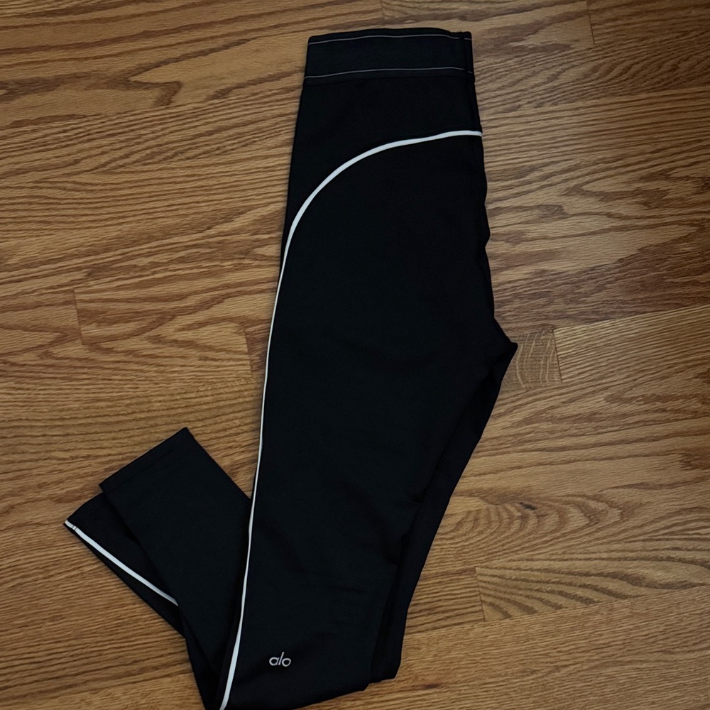 ALO Yoga Leggings with White Trim